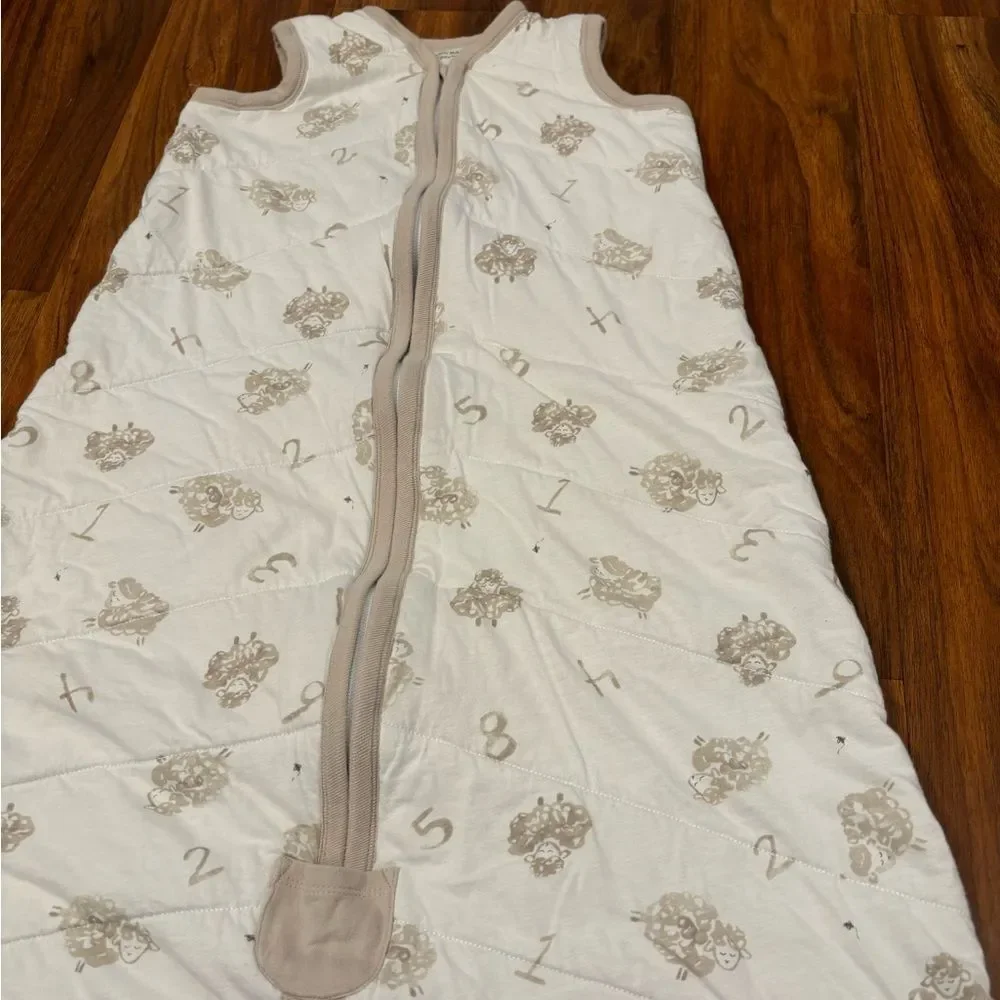 Burt’s Bees Baby white/tan counting sheep sleeveless sleepsack.